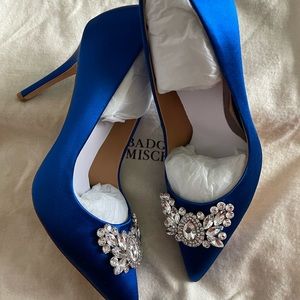 Badgley Mischka Serra sapphire satin pumps new never worn